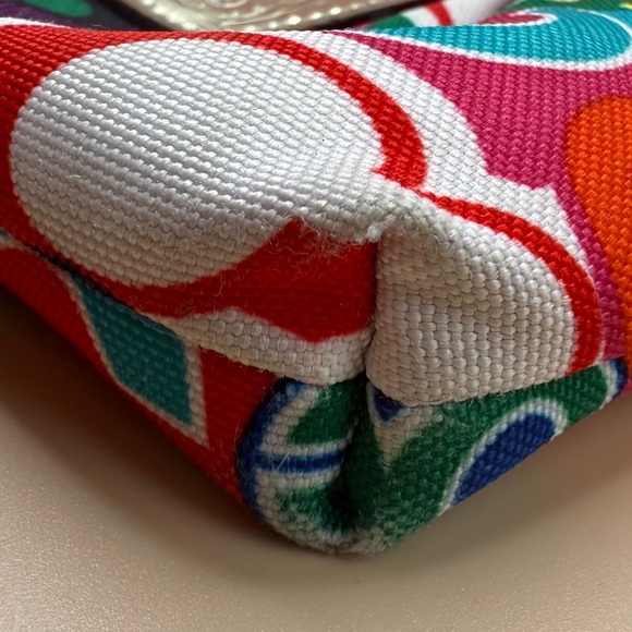 Coach Poppy Pop C Glam Wristlet bright fun print Gold accents leather preloved - Picture 12 of 14